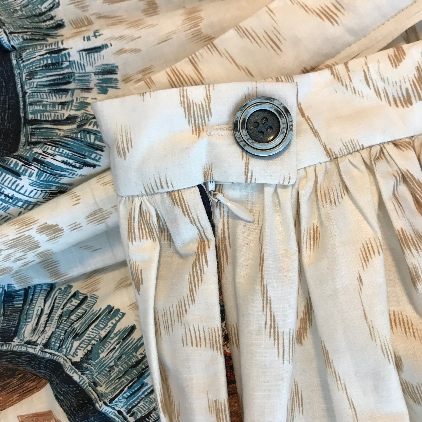 1950s Border Print Skirt with Pockets