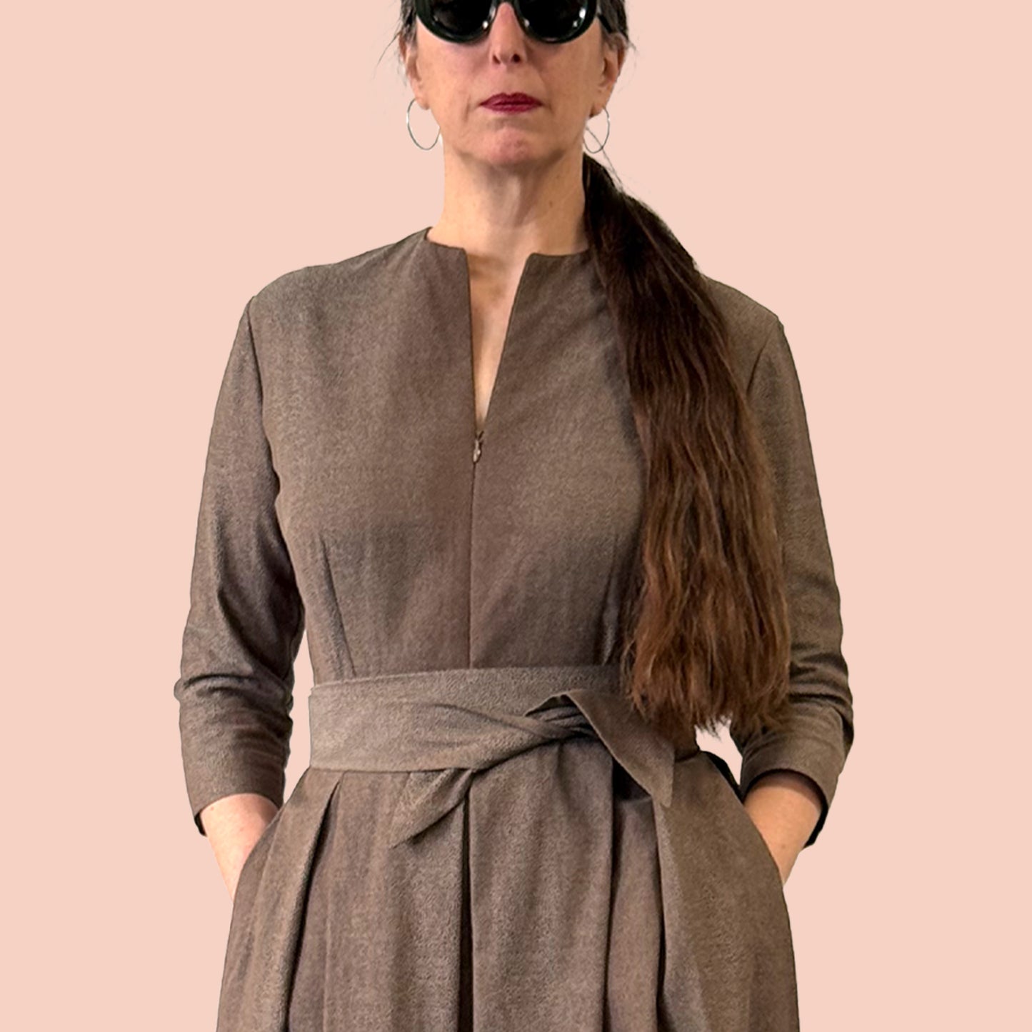 1950s inspired shirtwaist dress in Swiss cotton damask close-up of torso