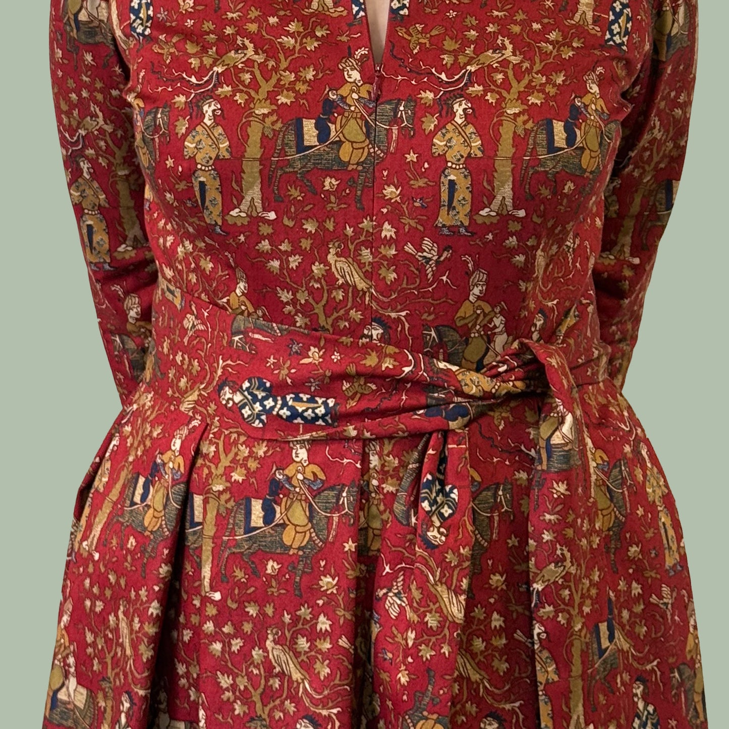 1950s style shirtwaist dress in vintage Waverly Persia print fabric close up of waist